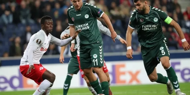 Sân cỏ ngoại hạng rực sáng