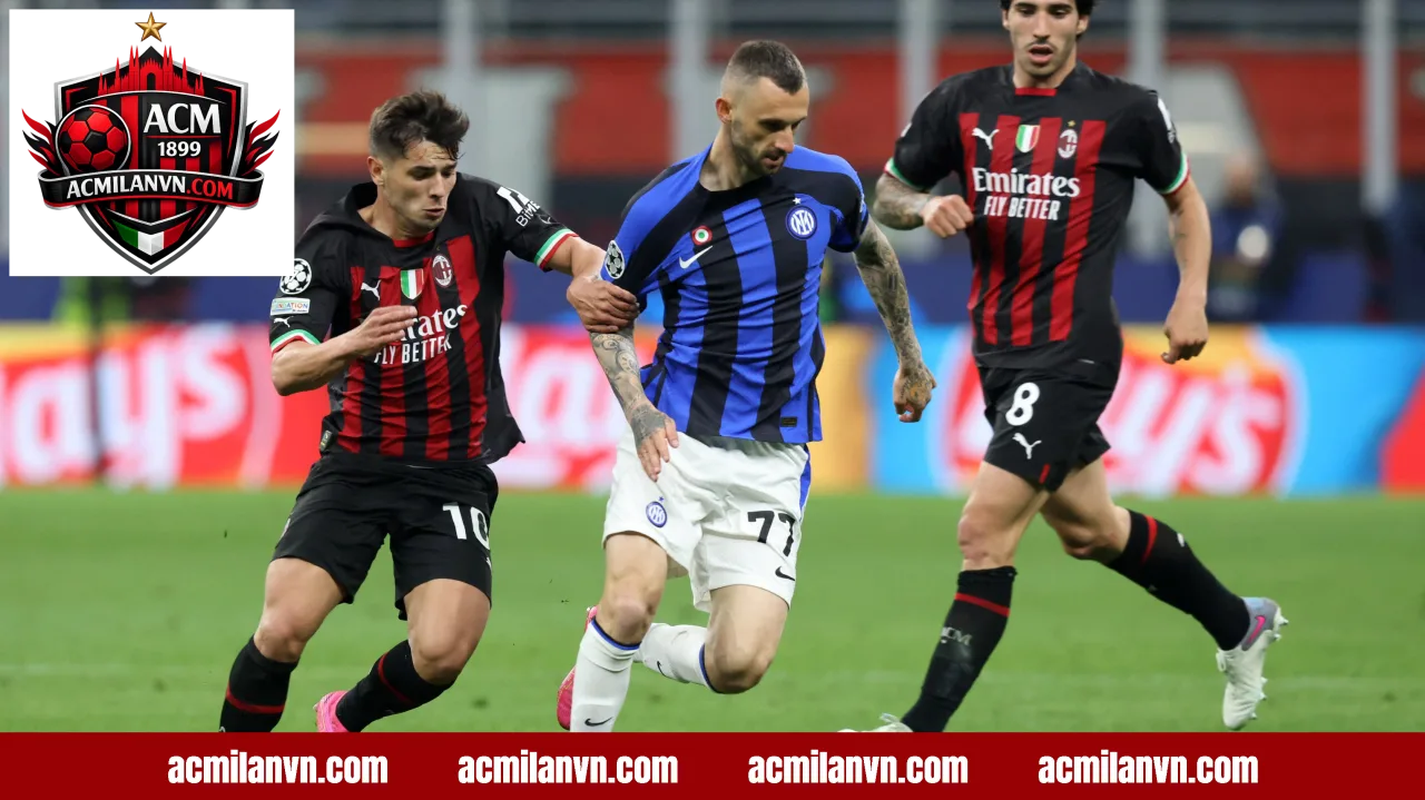 Các cầu thủ AC Milan thi đấu trước Inter Milan tại Champions League