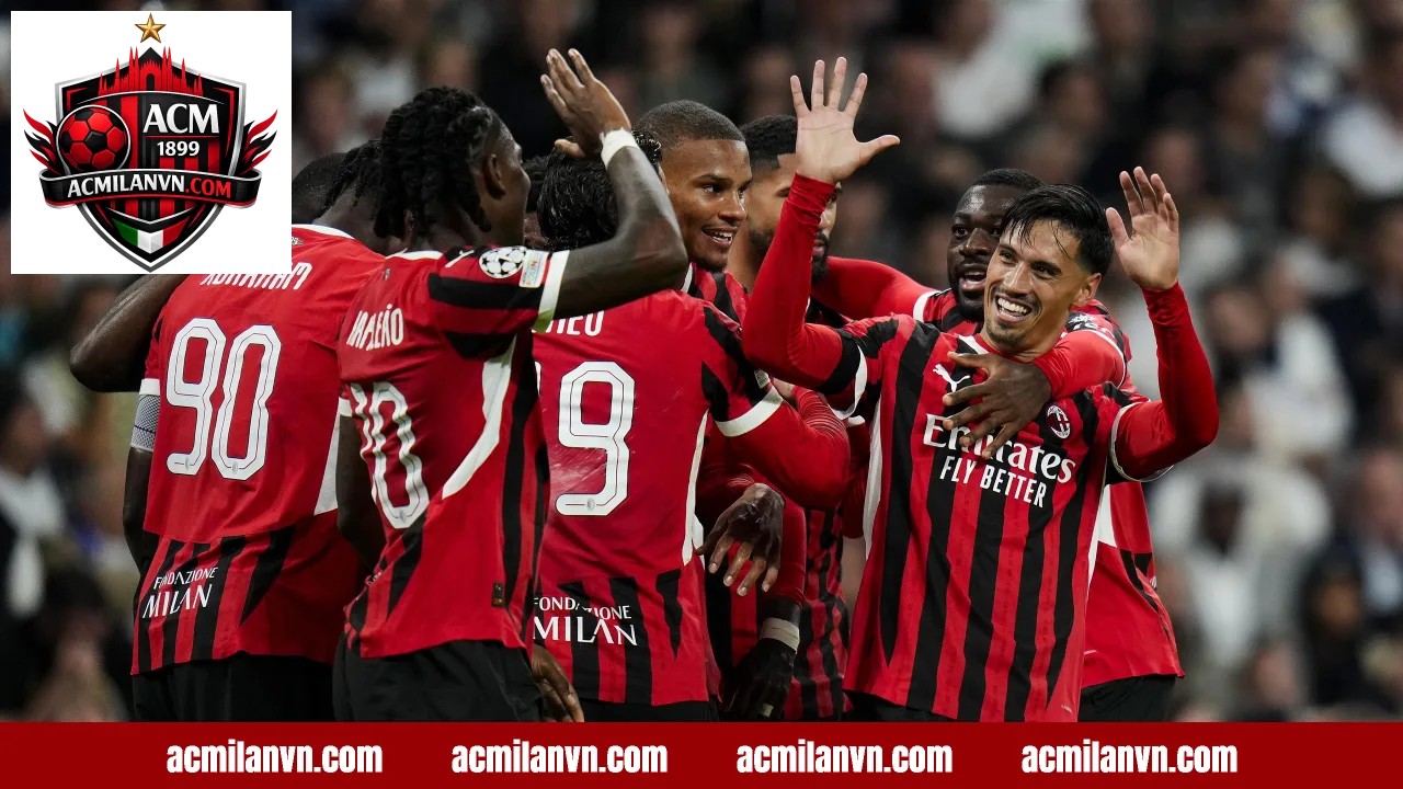 Cầu thủ AC Milan ăn mừng trong một trận đấu Champions League