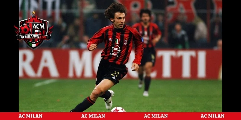 Andrea Pirlo trong vai trò tiền vệ kiến thiết